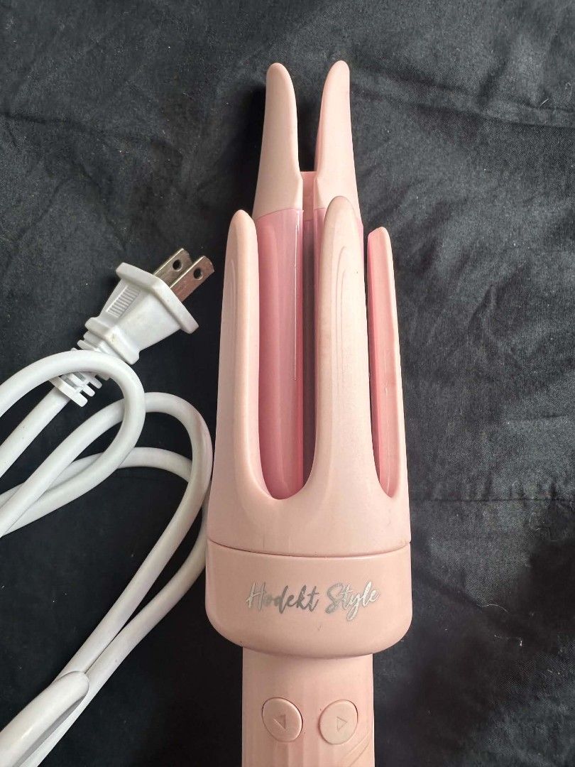 Hodekt Automatic Curling Iron (Category: Hair) located in Manila. Submitted by friedtub1g (Listing ID 1469180648, Image 3). Description: FOR SALE: HODEKT Automatic Curling Iron 🎀 ✨ Barely used — bought just last August! Condition: Like new No scratches or damage Comes with original box Bought for ₱598 Selling because it’s barely used. Still in excellent condition! 💸 Price: ₱450 (negotiable) 📍 MOP / meetup / delivery: PM to inquire Message me i