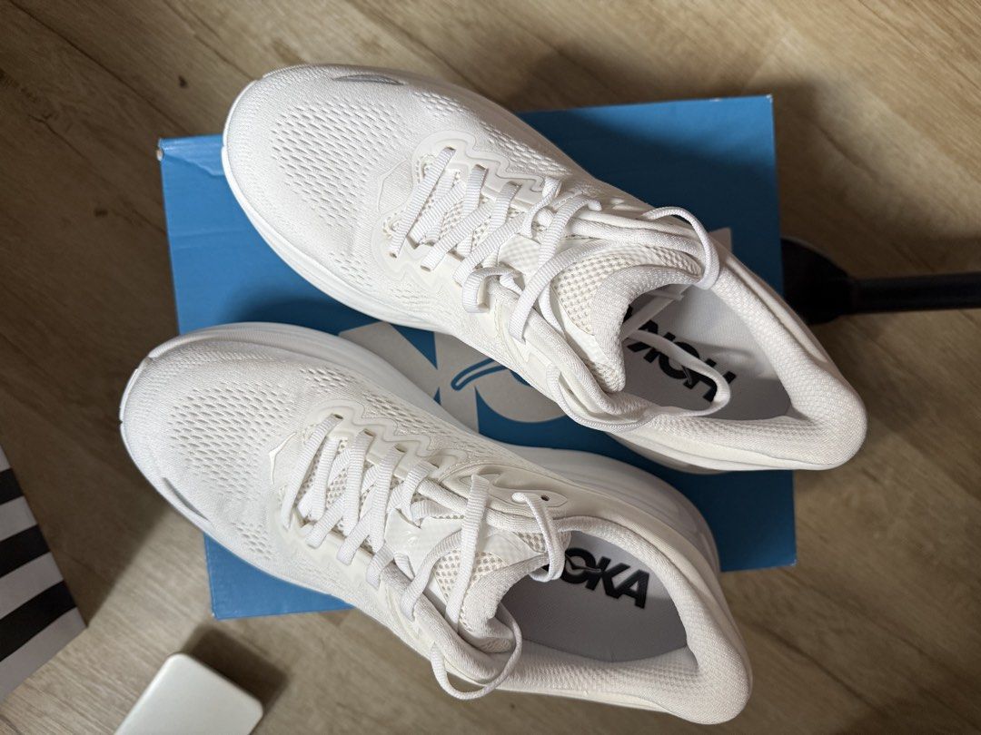HOKA Bondi 9 (Category: Sneakers) located in Cainta. Submitted by umsxx (Listing ID 1469186420, Image 3). Description: HOKA Bondi 9 Men’s | US 8 | Regular Fit Can also fit US 9 Women’s. Bought from Foot Locker Estancia. Good as new Worn only once, less than 5K steps Regular fit, not wide RFS: too big for me.
