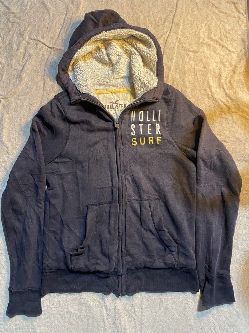 Hollister surf (Category: Coats, Jackets and Outerwear) located in Alabel. Submitted by rynz_ (Listing ID 1469393232, Image 1). Description: .