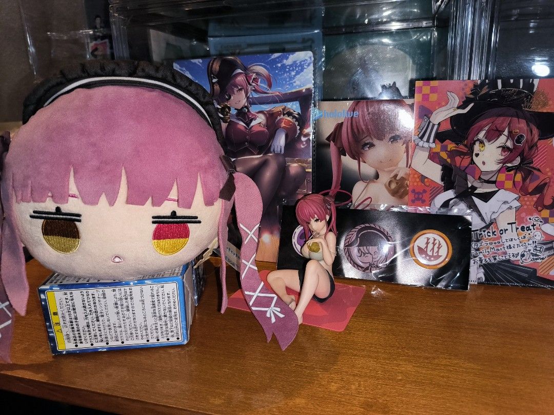 Hololive Houshou Marine Set (Category: Figurines & Statues) located in Lucena. Submitted by raishou (Listing ID 1463687986, Image 1). Description: Marine Set -Nesoberi w/paper tag (Boxes below the plush not included in the set) -Relax Time BiB (Box folded/No BB) -B5 Illustration Board -Birthday Commemorative 2021 Tin Badge Set ------- MOP: Gcash/Maribank MOD: LBC/J&T.