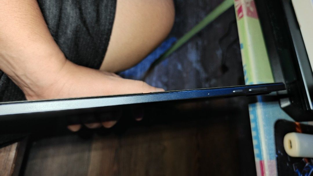 HONOR PAD X9 (Category: Android) located in San Pedro. Submitted by boo061994 (Listing ID 1469190749, Image 3). Description: HONOR PAD X9 COMPLETE ISSUE : SOME PAINT CHIPS SA SIDE DUE TO CASING AND UNG HOLDER NG KEYBOARD PUTOL PERO HINDI AFFECTED ANG PERFORMANCE SEE PICTURE NASA PIC NA LAHAT CHECK ALL YOU WANT RESET ALL YOU WANT PRICE SLIGHTLY NEGOTIABLE RFS REMATA SANGLA .