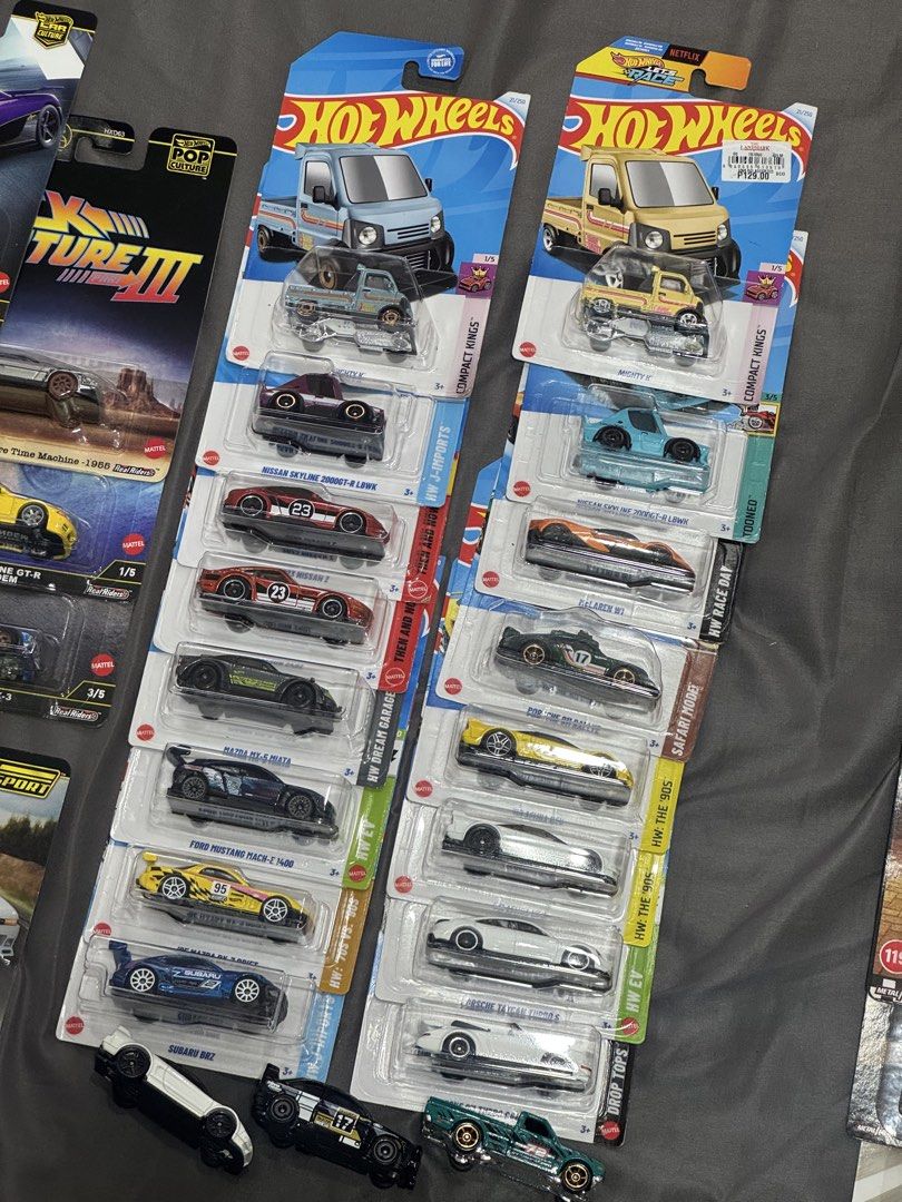 Hot Wheels Set (Category: Vehicle & Diecast Models) located in Paranaque City. Submitted by rockydlc (Listing ID 1469211513, Image 2). Description: For Sale 16pcs Mainlines 7 Premiums 1 Team Transport 3 Loose Mainlines Mix of mint and loose corners J&T/Lalamove Merville Paranaque.