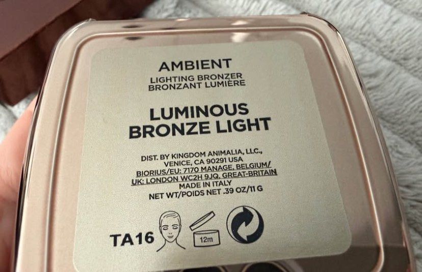 Hourglass lighting bronzer luminous bronze light (Category: Makeup) located in Quezon City. Submitted by cheerupbby (Listing ID 1469214305, Image 2). Description: I will ship when I get back home to the Philippines in February 2027. No reservations. Pay = sold! All makeup is crossposted on marketplace 🇨🇦 and nowhere else. 📍 QC Can ship thru lalamove or j&t.
