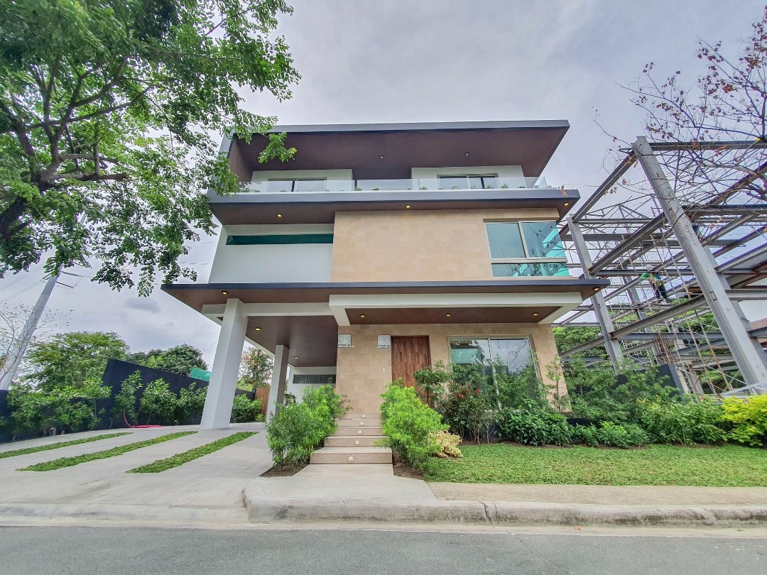 (Category: ) located in . Submitted by melissacanapi.theleadrealty (Listing ID 1469197206, Image 1). Description: .