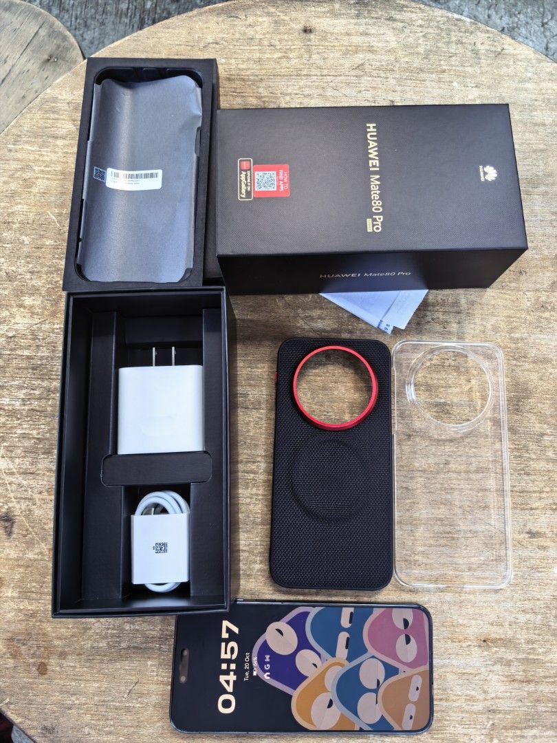 Huawei Mate 80 Pro (Category: Huawei) located in Las Pinas. Submitted by horologist_corner (Listing ID 1469306629, Image 2). Description: Huawei Mate 80 Pro Bought from Huawei ATC last May 2026 16gb Ram 512 Gb Memory Complete set with receipt, under warranty, with screen protector, unused cable and charger, transparent case and extra case. Receipt can be provided. Battery 100% Under Huawei Premium Service This includes Free 1 year Huawei Care APA