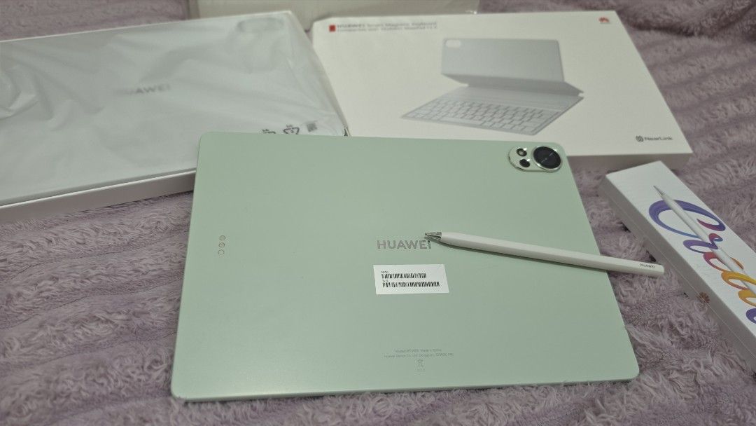 Huawei Matepad 12X 2026 (Category: Android) located in Agdangan. Submitted by iamenough0402 (Listing ID 1469242689, Image 3). Description: ✨ FOR SALE: HUAWEI MatePad 12 X PaperMatte Edition ✨ 💚 Good as New! Complete Package with boxes!! Original Price: 37999 + 10,000 worth of freebies! Looking for a tablet for work, online classes, or productivity? Baka ito na ang hinahanap mo! 🥰 📱 Unit Details: - Model: Huawei MatePad 12 X PaperMatte Edition 