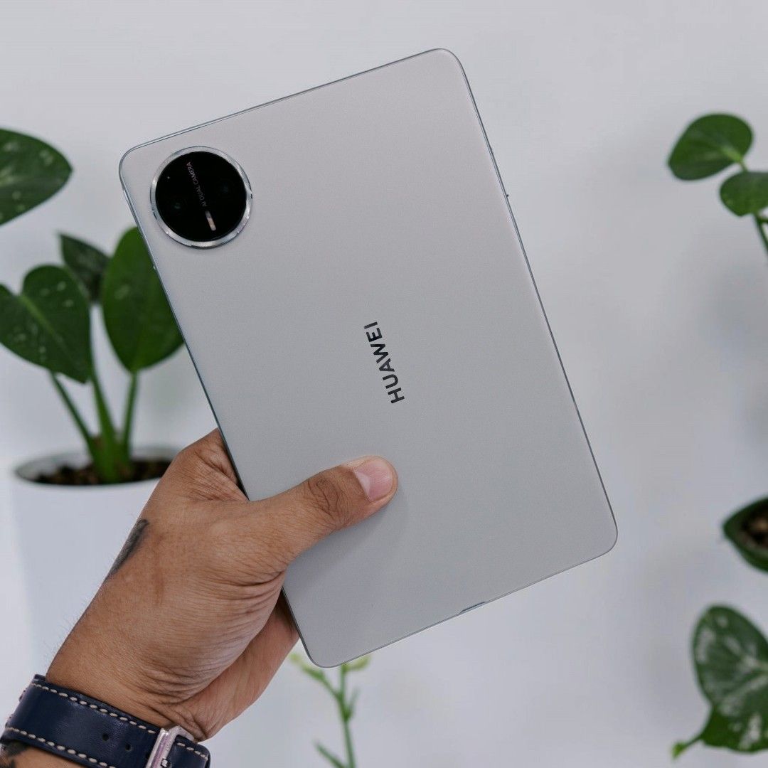 Huawei MatePad Mini (Category: Android) located in Manila. Submitted by julianjuleschico (Listing ID 1469176559, Image 2). Description: Huawei Matepad Mini 2026 Spruce Green Papermatte Edition 256gb storage / 12gb RAM 8.8 inch Oled Display Good as new , with box, unused charger With free cases Original Mpen Pro With receipt for warranty Guaranteed smooth, no issues or defects Php 35k Open for swapping.