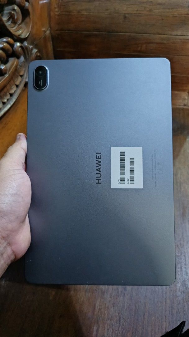 HUAWEI MATEPAD SE 11" (Category: Android) located in San Pedro. Submitted by boo061994 (Listing ID 1469193088, Image 2). Description: FOR SALE HUAWEI MATEPAD SE 11" 6GB RAM / 128 ROM UNIT, BOX, CASE ISSUE : DENTS on the SIDE SEE PICTURE FOR REFERENCE PRICE SLIGHTLY NEGOTIABLE RFS REMATA SANGLA.