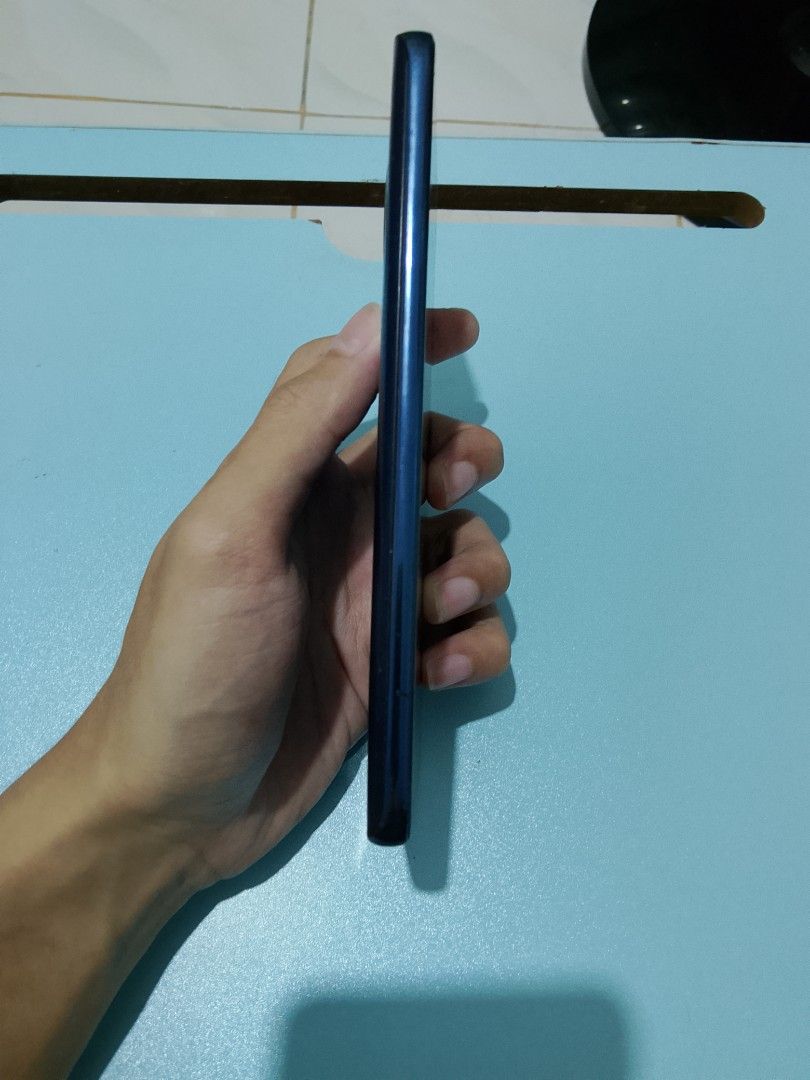 Huawei Nova 8i (Category: Huawei) located in Makati City. Submitted by resyzt (Listing ID 1469180790, Image 3). Description: Huawei Nova 8i with LCD issue 8GB/128GB Still working well. Pwedeng ipang-daily ir extra phone. Kayang kaya mag handle ng medium to heavy workload. Gumagana pa lahat ng features. Cam, fingerprint, etc. LCD lang ang issue, pag napalitan good to use na. May mga scratches and dents din kaya bawal sa maselan. Meetup around Buen