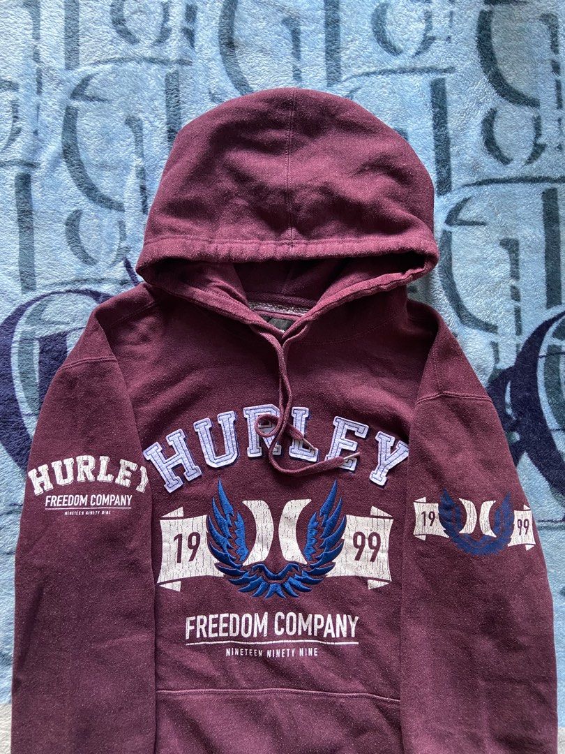 HURLEY FREEDOM COMPANY PULLOVER HOODIE (Category: Coats, Jackets and Outerwear) located in Davao. Submitted by re.wornn (Listing ID 1469208928, Image 3). Description: •LARGE W22 L28 •EXCELLENT CONDITION 🏷️450 ADD SHIP 📩DM.