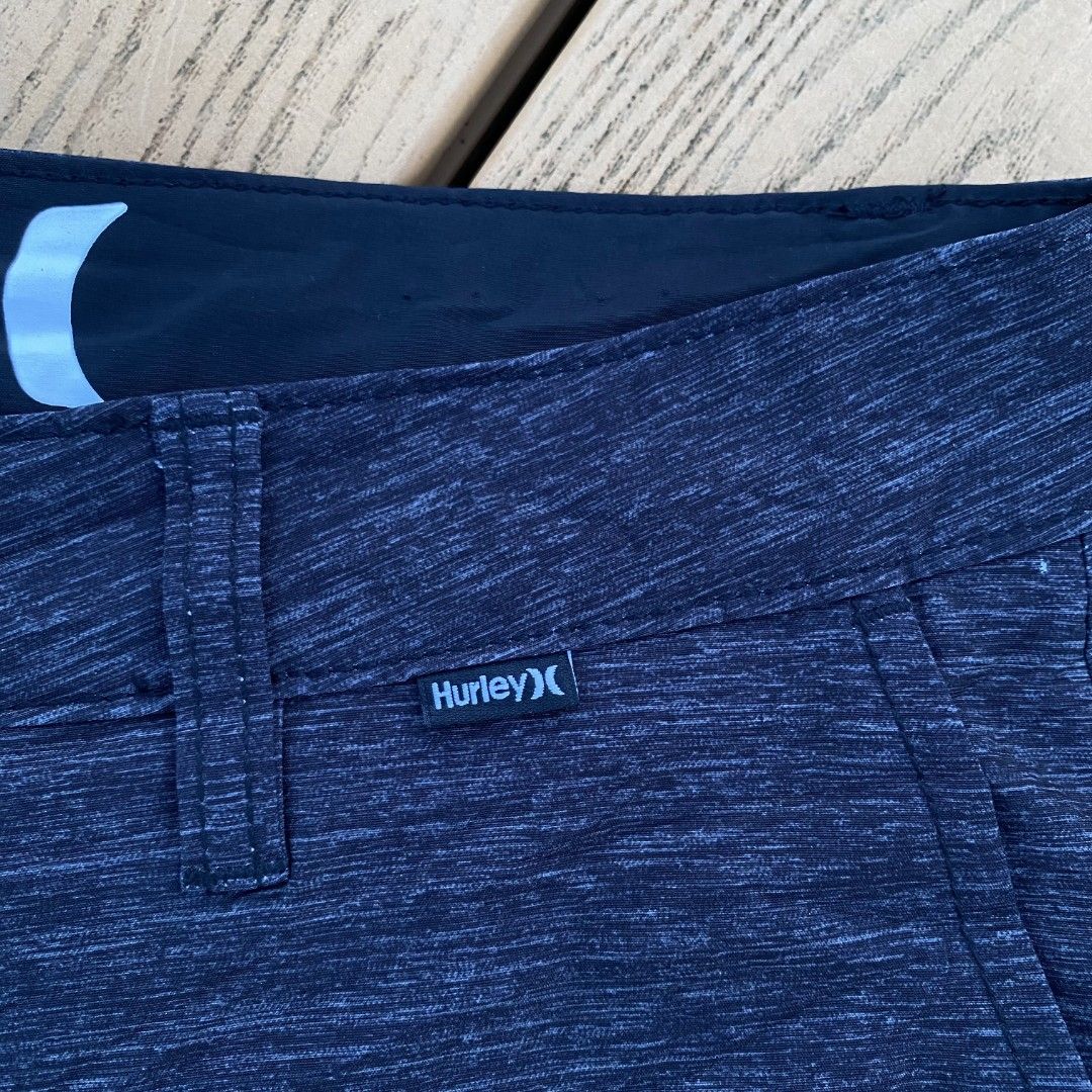 Hurley Hybrid Shorts (Category: Swim Trunks & Board Shorts) located in San Francisco. Submitted by egylouise638632 (Listing ID 1469298761, Image 3). Description: Hûrley Hybrid Shorts Size:32 Length:20 As new condition 10/10 color rate Need wash 450+shipping fee.