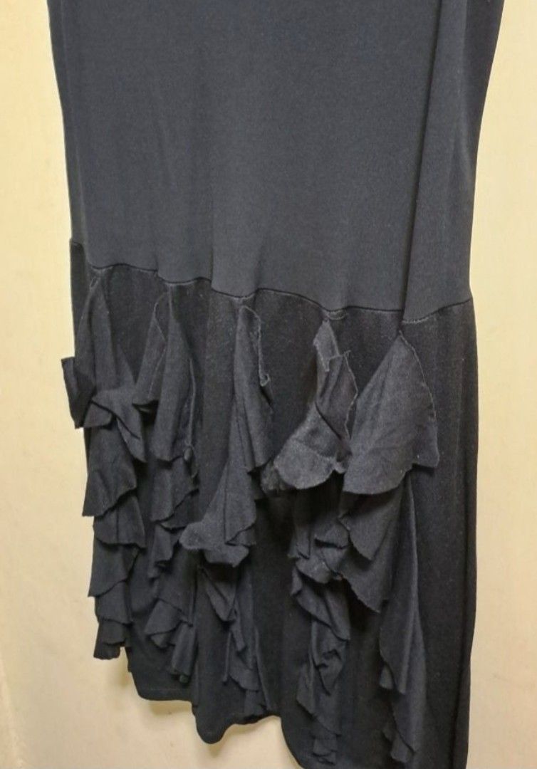 INC Black Dress (Category: Dresses) located in Manila. Submitted by thrifter_lifestyle (Listing ID 1469262058, Image 3). Description: Brand: INC (bought in the US) Sleeveless, Knee Length Deep V-neck Ruffle Skirt Portion (see photo detail) Fully Stretchable 🙂 Fits upto L. ser tag for material Perfect LBD! RFS: no longer fits me, no worn photos..