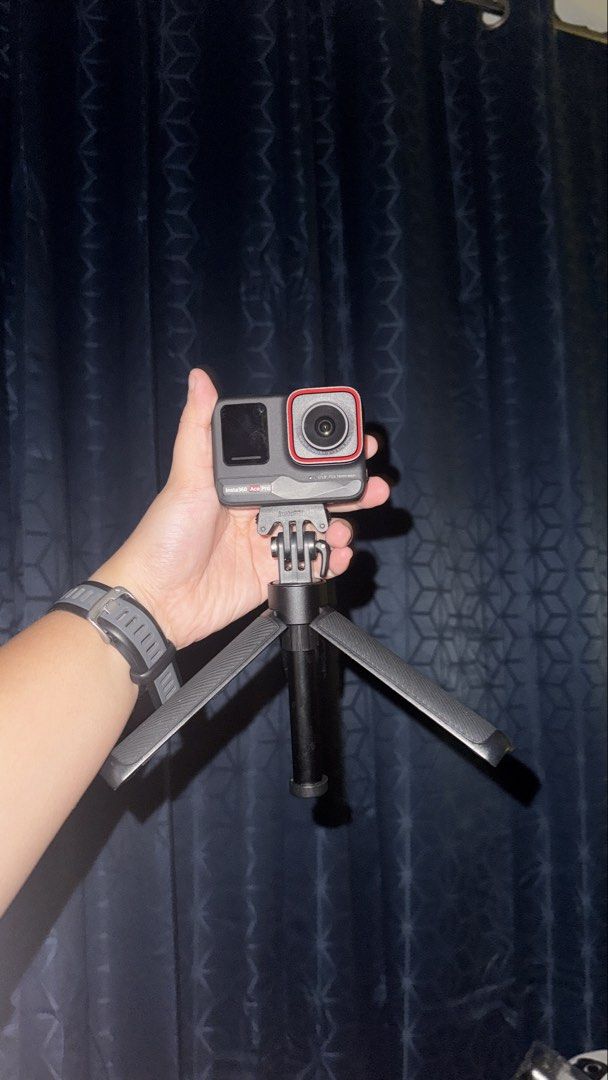 Insta360 Ace Pro (Category: Cameras) located in Mandaluyong City. Submitted by kitmulliken (Listing ID 1469360570, Image 2). Description: Insta360 Ace Pro Standard w/ 1 battery & charger Comes with: • 128GB SanDisk Micro SD Card • Insta360 Mini 2-in-1 tripod selfie stick w/ 250g load capacity, magnetic suction design • TELASIN expanded edition storage space waterproof adjusted protective bag Price: ₱13,000 Still in great condition, no longer come