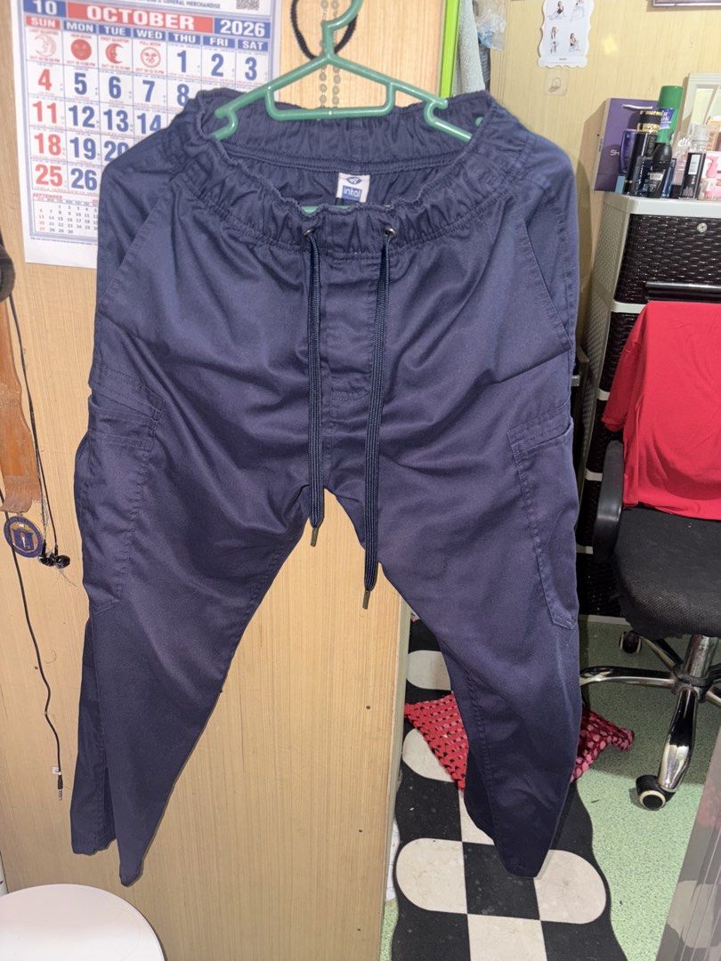 Intal scrub suit (Category: Sets or Coordinates) located in Abucay. Submitted by wear_retro (Listing ID 1469310505, Image 3). Description: Has issue Size xs-small Makapal tela.