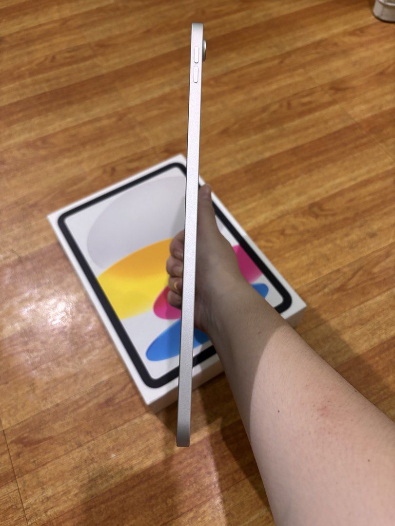 Ipad 10th Gen 64gb (Category: iPad) located in Marikina City. Submitted by jenezab (Listing ID 1469203726, Image 3). Description: - Model: Apple iPad 10th Gen - Storage: 64GB - Color: Silver - Condition: Slightly used - Features: All ports and buttons fully tested and working. - Inclusion: Original box and charger Rfs: Need funds For meetup only Marikina or nearby.