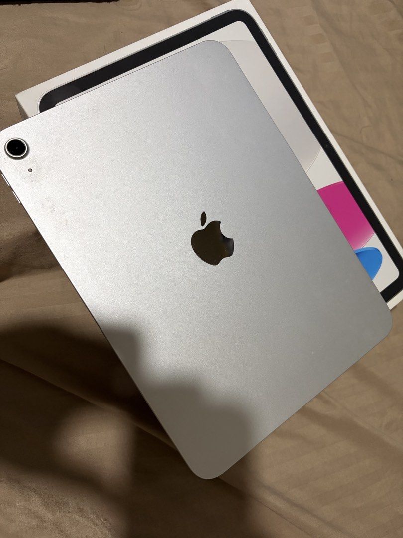 Ipad A16 (Category: iPad) located in Mandaluyong City. Submitted by garagegoodies2022 (Listing ID 1469174270, Image 2). Description: Ipad A16 With keypad 128 gb With box no receipt Last price already Rarely used.