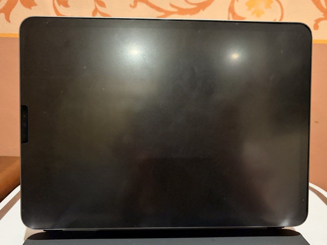 Ipad Pro M1 (3rd Gen) (Category: iPad) located in Manila. Submitted by _yoshak (Listing ID 1469308831, Image 2). Description: Selling this pre-loved Ipad Pro with Apple Pencil and Magic Keyboard comes with box pa sya :) With paper-like screen protector There are few dents lang on the sides pero still working Used for playing lang and editing ng videos Around Antipolo area.