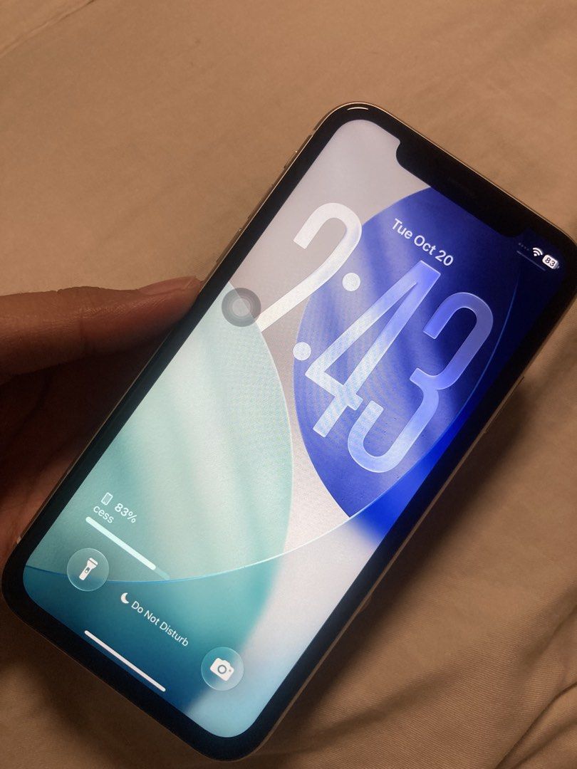 IPHONE 11 256gb (Category: iPhone 11 Series) located in Manila. Submitted by swiftdolphin_968f75 (Listing ID 1469231184, Image 2). Description: IPHONE 11 256gb LP FOR SURE BUYER 100% batt health kakapalit lang nung june Unknown display but working Truetone and face id RFS: Want to upgrade open swap for higher unit add ako.
