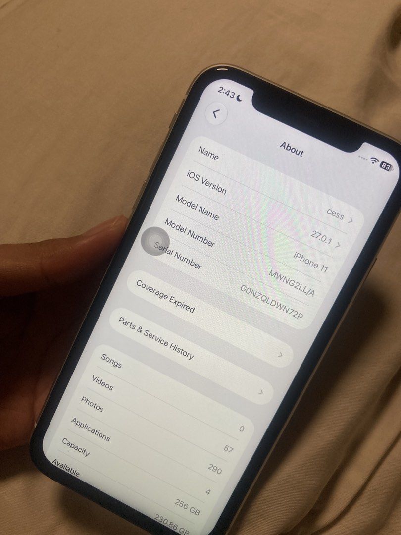 IPHONE 11 256gb (Category: iPhone 11 Series) located in Manila. Submitted by swiftdolphin_968f75 (Listing ID 1469231184, Image 3). Description: IPHONE 11 256gb LP FOR SURE BUYER 100% batt health kakapalit lang nung june Unknown display but working Truetone and face id RFS: Want to upgrade open swap for higher unit add ako.