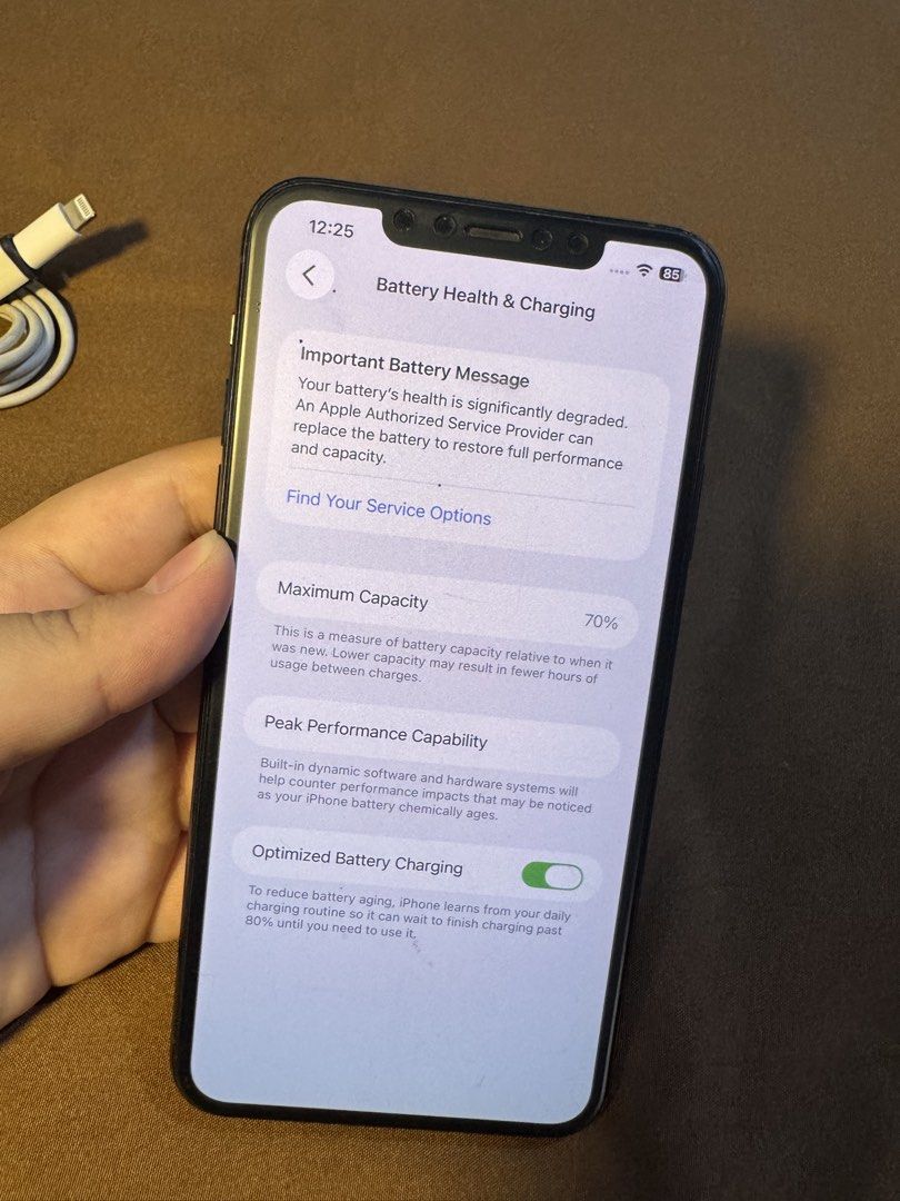 Iphone 11 Pro Max (Category: iPhone 11 Series) located in Mandaue City. Submitted by yshi_sha (Listing ID 1469196265, Image 2). Description: FOR SALE: iPhone 11 Pro Max 📱 💰 Price: ₱18,000 💾 Storage: 512 GB 🔋 Battery Health: 70% 📸 All cameras are working properly 🎨 Color: Midnight Green (Apple Green) PM me if interested!.
