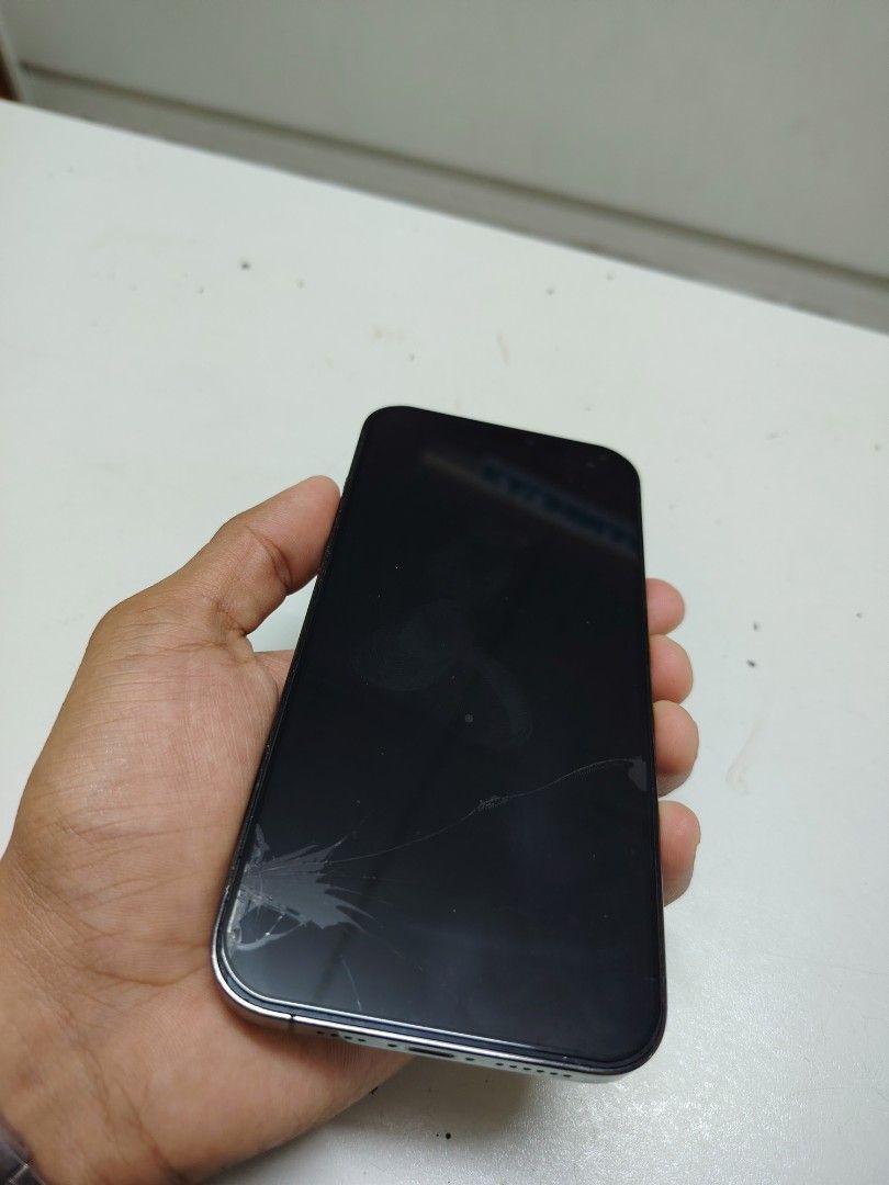 Iphone 12 Pro Max (Category: iPhone 12 Series) located in Manila. Submitted by johnpatric54090 (Listing ID 1469208854, Image 2). Description: - Replaced Battery ng FLYCDI 100bh (Sobrang kunat promise!) - Orig Display (May basag lang sa screen pero nattouch pa rin) - working lahat gagamitin mo na lang.