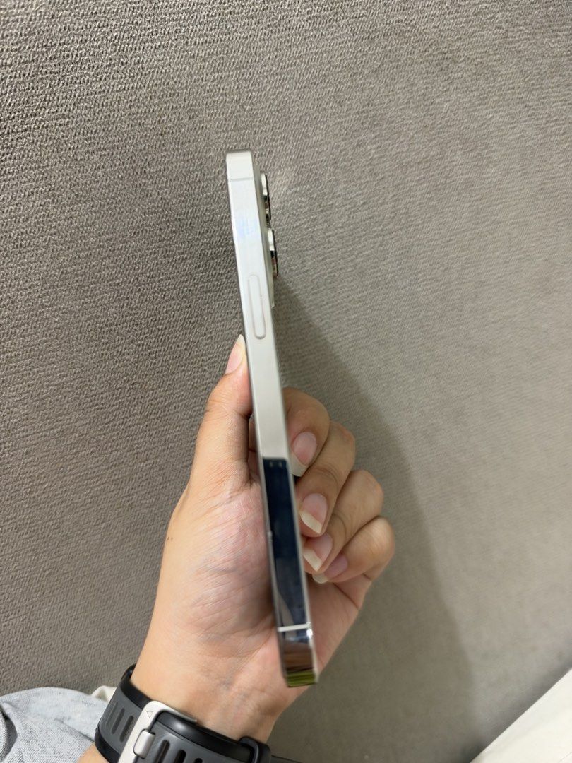 Iphone 13 pro 128 GB Silver (Category: iPhone 13 Series) located in Bacoor. Submitted by khaliesi (Listing ID 1469194616, Image 3). Description: Bought in 2022 | 75% Battery health In good condition, with a minimal dent on the side that is barely noticeable. Reason for Selling: Need funds for our family dog’s surgery. Feel free to message me for more details or photos. Thank you! RFS: surgery of family Dog.