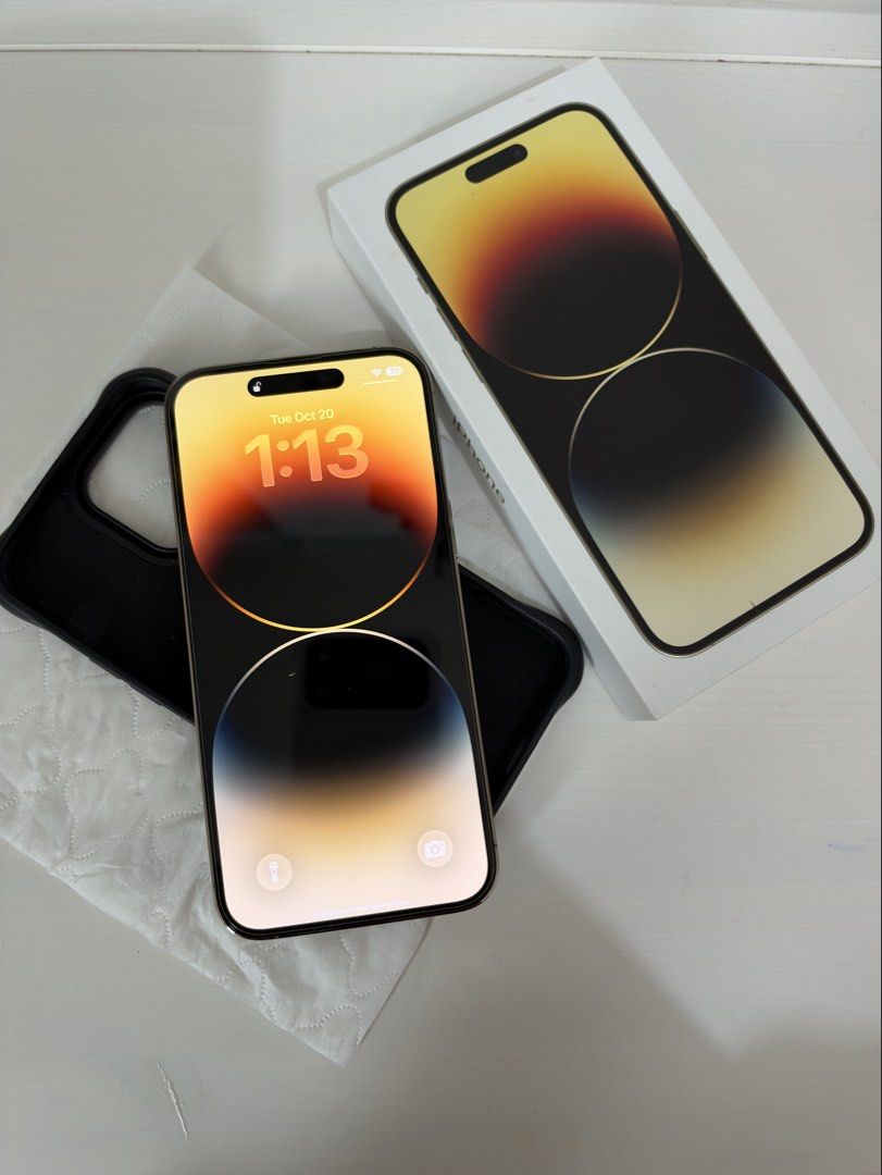 Iphone 14 pro max 128gb (Category: iPhone 14 Series) located in Valenzuela. Submitted by nicolem25 (Listing ID 1469207583, Image 1). Description: Issues: Has dead pixel Battery health 75% needs service Fixed price.