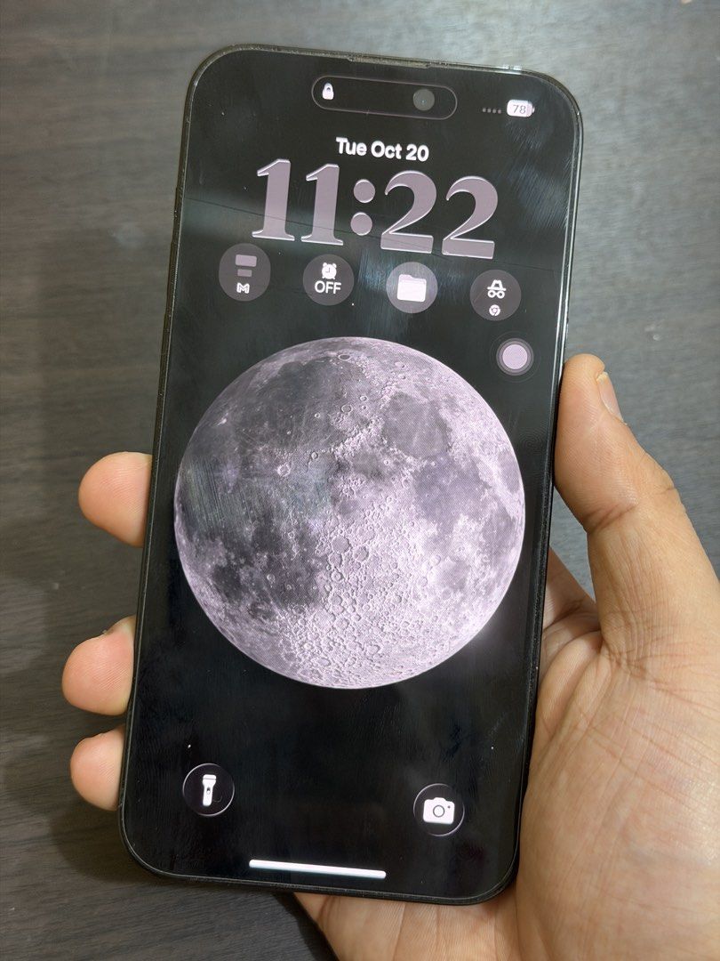 iPhone 14 Pro Max 256GB Space Grey with Box (Category: iPhone 14 Series) located in Mandaluyong City. Submitted by julianyabot (Listing ID 1469328950, Image 2). Description: Battery health 75% No dents no scratches With free 12 cases.