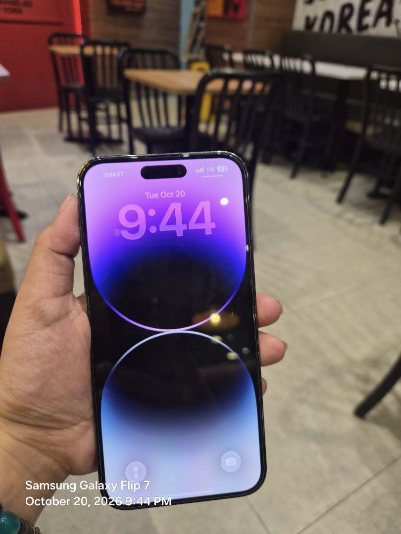 Iphone 14 promax 256gb openline open for swap (Category: iPhone 14 Series) located in Pasig City. Submitted by furinagenshin (Listing ID 1469278218, Image 2). Description: original 14 promax 256gb openline esim only po ( 2 esim po pde ) No issue meron lang moist sa likod ( natatakpan nmn ng case ) all orig parts original po No repair personal phone ios 27 na po 94% po battery health face id and true tone working with usb cable and case only.