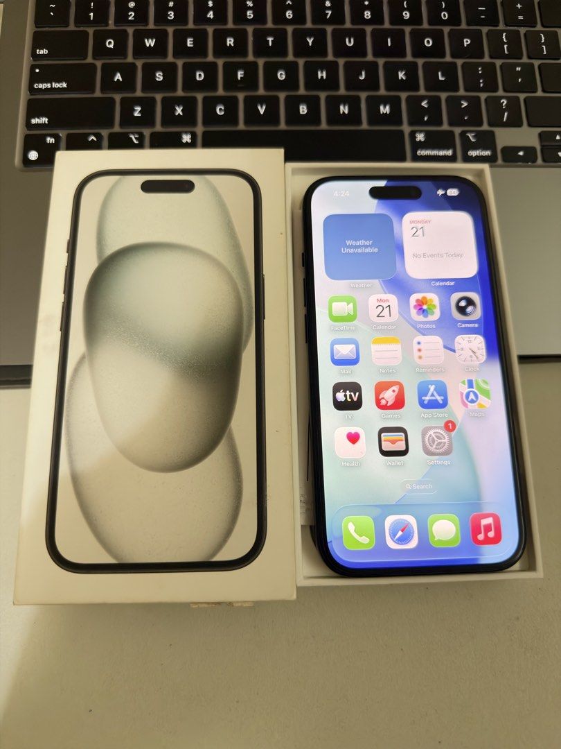 Iphone 15 256gb (Category: iPhone 15 Series) located in Arayat. Submitted by kanyeezus (Listing ID 1469291249, Image 1). Description: Iphone 15 256gb 84% batt health Used condition Complete with box,og cable,receipts and 8 cases No issue Pampanga area Thank you.