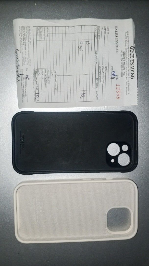 Iphone 15 Case (Category: iPhone 15 Series) located in Manila. Submitted by mikooo03 (Listing ID 1469166419, Image 2). Description: iphone 15 cases Ringke & White apple case Php 600 both aspack meet up or lalamove .