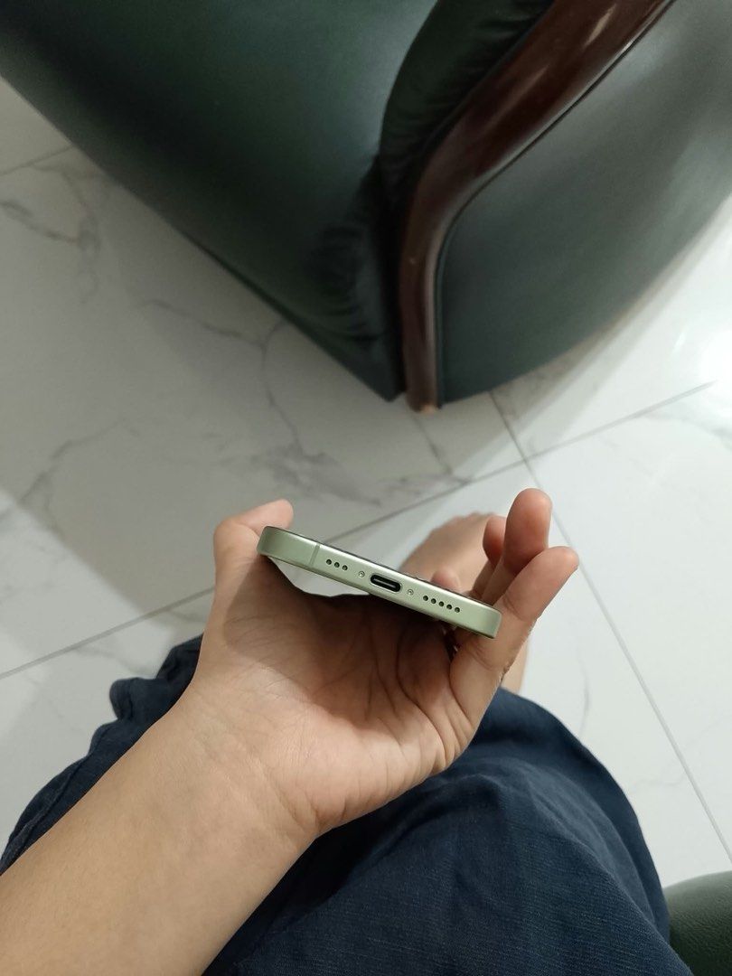 iphone 17 in sage (Category: Others) located in Quezon City. Submitted by dancabs19278710 (Listing ID 1469202083, Image 3). Description: Selling my iphone 17 512gb in sage, details are in the photo. around QC for meet up. .