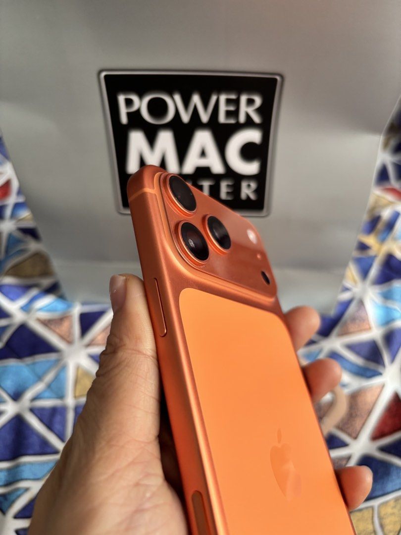 Iphone 17 Pro max 256gb (Category: iPhone 17 Series) located in Manila. Submitted by strawberrylilo (Listing ID 1469207261, Image 3). Description: 🧡 YOUR NEXT PHONE COULD BE THIS BEAUTY! For sale: iPhone 17 Pro Max 256GB in Cosmic Orange 🍊✨ That gorgeous Cosmic Orange deserves a new owner! 📱 256GB storage ✨ Condition: Super fresh condition! 📦 Inclusions: charger wire and cases 📩 Send me a message if interested! RFS: Got a new phone 📍 Butuan