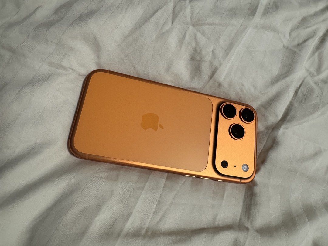 Iphone 17 Pro Max Cosmic Orange 512 GB (Category: iPhone 17 Series) located in Pasay City. Submitted by lizj88 (Listing ID 1469203392, Image 2). Description: Iphone 17 Pro Max Cosmic Orange 512 GB (Lady Owned) A little dent Complete with Box All Original Accessories Battery Health: 92% FREEBIE: Uniq w grip case Caspace cases Price: 73,000 (Best nego to offer).