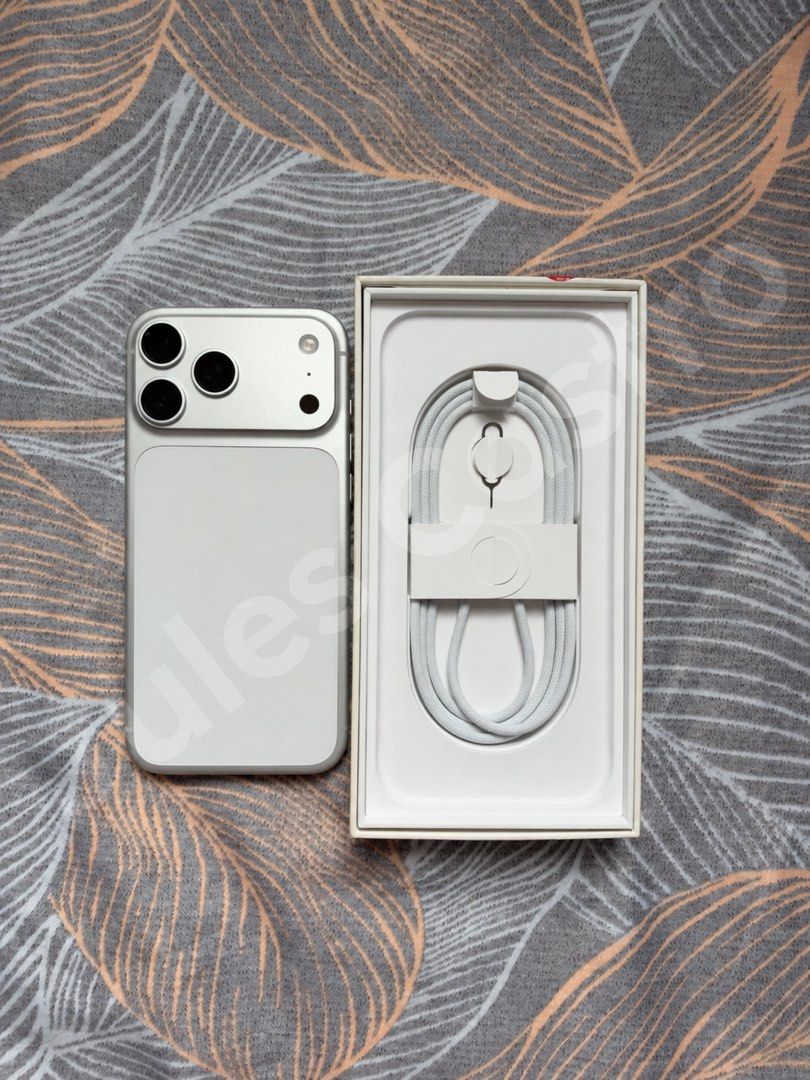 iPhone 17 Pro Max Silver (Category: iPhone 17 Series) located in Quezon City. Submitted by sebix103 (Listing ID 1469320285, Image 2). Description: ➡️ Sell only no to swap and buy/sell iPhone 17 Pro Max Silver 256Gb ✅ 98% batter health 173 cc ✅ No history of repair ✅ With unused usb cable and original box (with receipt) and FREE case ✅ No sim restrictions/ factory unlocked and NTC variant ✅ No issue, unli test and reset, no dents except with one t