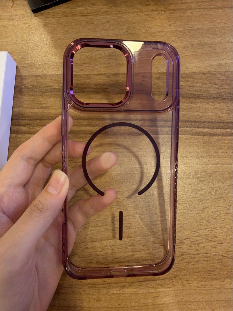 iPhone 18 pro max BURGUNDY CASE (NEW) (Category: Cases & Sleeves) located in Manila. Submitted by heymojacko (Listing ID 1469277509, Image 1). Description: Bought this for 1,300 sa greenhills. Actually nabigla lang din ako, nahiya ako tumanggi sa seller kasi buena mano niya daw ako 🥺 Maganda siya, it accentuates the BURGUNDY COLOR of the pro max but I really wanted the TechWoven kasi. 🥺 RFS: Bought TechWoven already bc that’s what I’m eye-ing.