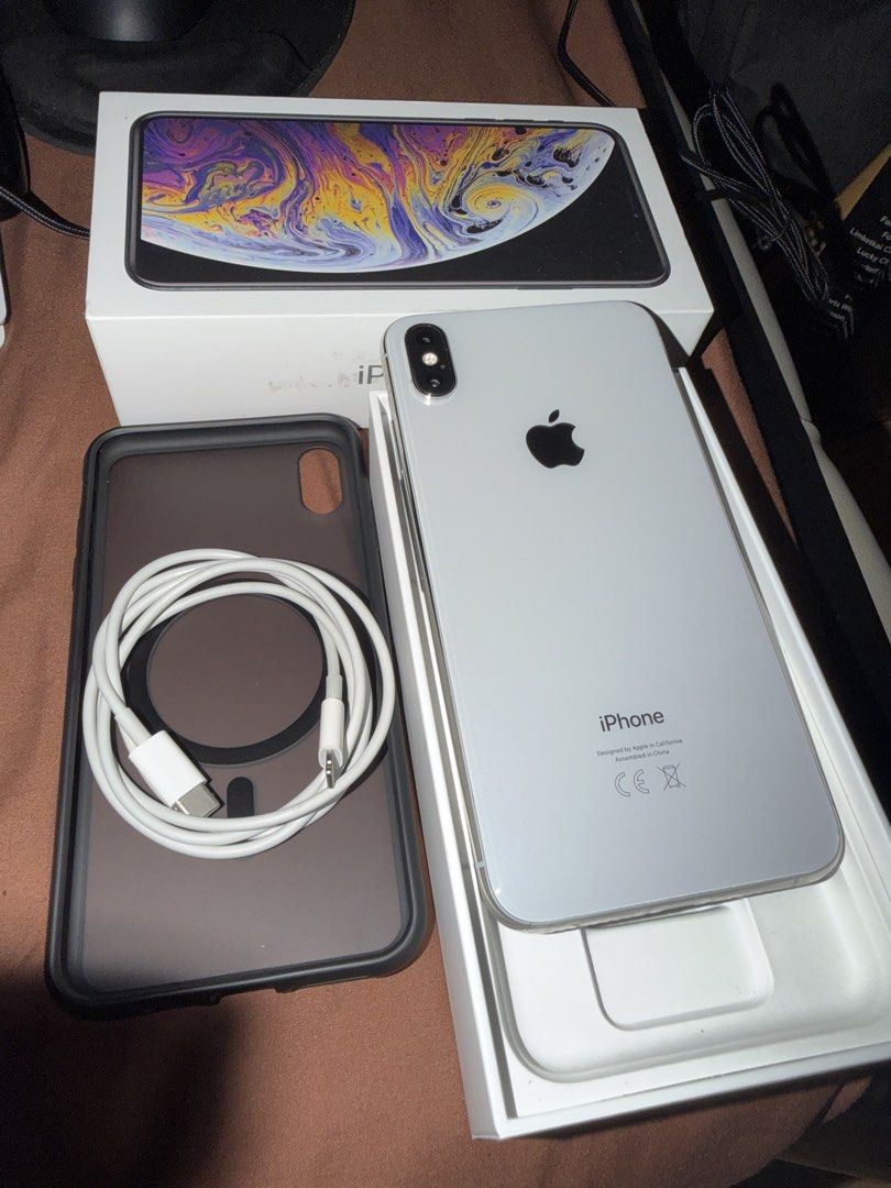 iPhoneXS Max 512gb (Category: iPhone X Series) located in Cavite. Submitted by _Keyt (Listing ID 1469349647, Image 1). Description: iPhoneXS Max 512gb (european variant) Bought in Swiss Inclusions: - box - cable charger - case all good/working, only issue is 79% batt health nalang.