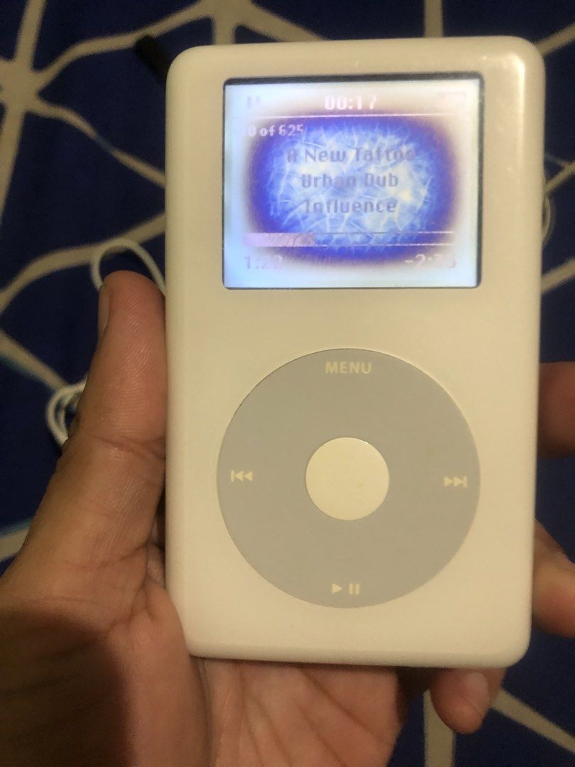 Ipod Classic 20GB screen issue (Category: Portable Music Players) located in Quezon City. Submitted by markgolveo (Listing ID 1469317110, Image 2). Description: Ipod Classic 20GB screen issue Tested working all functions and features Detected over itunes preloaded already with songs Very good battery life Good audio output Good scroll wheel Backlight and contrast still works properly Inclusion of IPOD classic 20GB Authentic apple cable, 10watts p