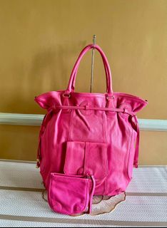 (Category: ) located in . Submitted by bellafashion08 (Listing ID 1469183694, Image 1). Description: .