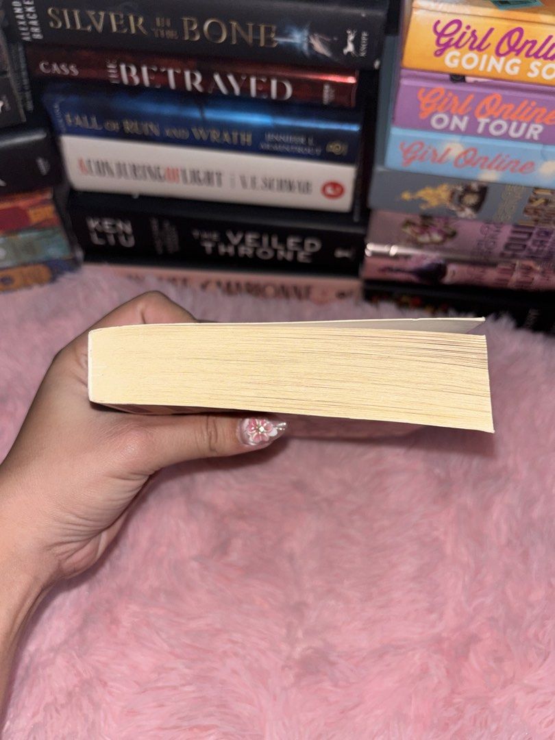 It Ends With Us by Colleen Hoover (Category: Storybooks) located in Batangas. Submitted by solunarareads (Listing ID 1469202770, Image 3). Description: - Author/Genre: Colleen Hoover, Contemporary Romance - Format: Paperbound edition - Cover Design: Popular pink floral cover - Condition: Spine and cover are fully intact; pages have mild yellowing along the edges from storage - Perfect for your CoHo collection! 📍Batangas City 🚚 TCO or Direct JnT