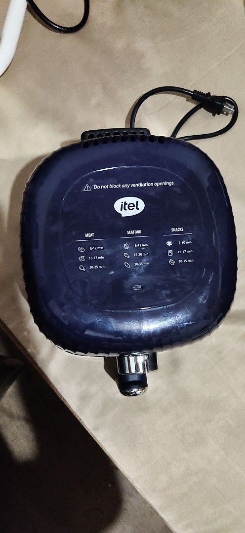 itel Air Fryer 2L (Category: Fryers) located in Manila. Submitted by bearface4 (Listing ID 1469273914, Image 2). Description: Multi Functional Oil-Free 600W 3D Cyclone Air Frying Cavity IAF-002.
