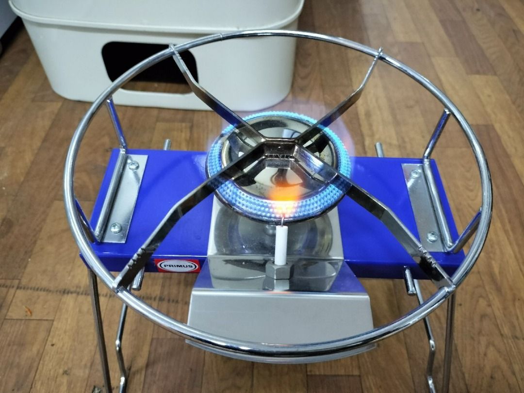 Iwatani-Primus single burner, blue (Category: Hiking & Camping) located in Caloocan City. Submitted by letao_shopping_ph (Listing ID 1469214112, Image 2). Description: This is an Iwatani-Primus single-burner stove. It has been tested and is in working order. There is some paint peeling, but overall, it is in good condition. Everything shown in the photos is included. Please refer to the photos to check the condition. 🇯🇵 Interested in this item?