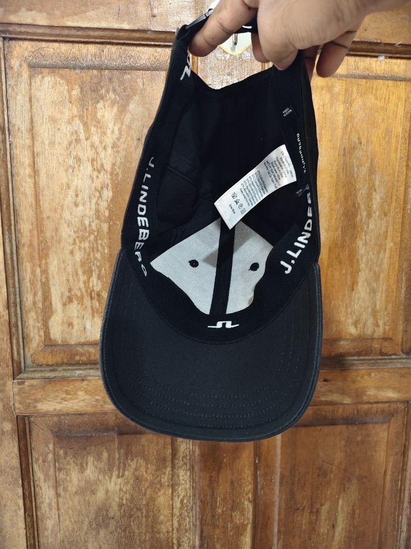 J. Lindeberg Hat (Category: Caps & Hats) located in Iloilo. Submitted by branded-boy0422_16 (Listing ID 1469206392, Image 3). Description: One Size Fits All Excellent to as new Need washed only Minor Sign of Usage Last Picture.