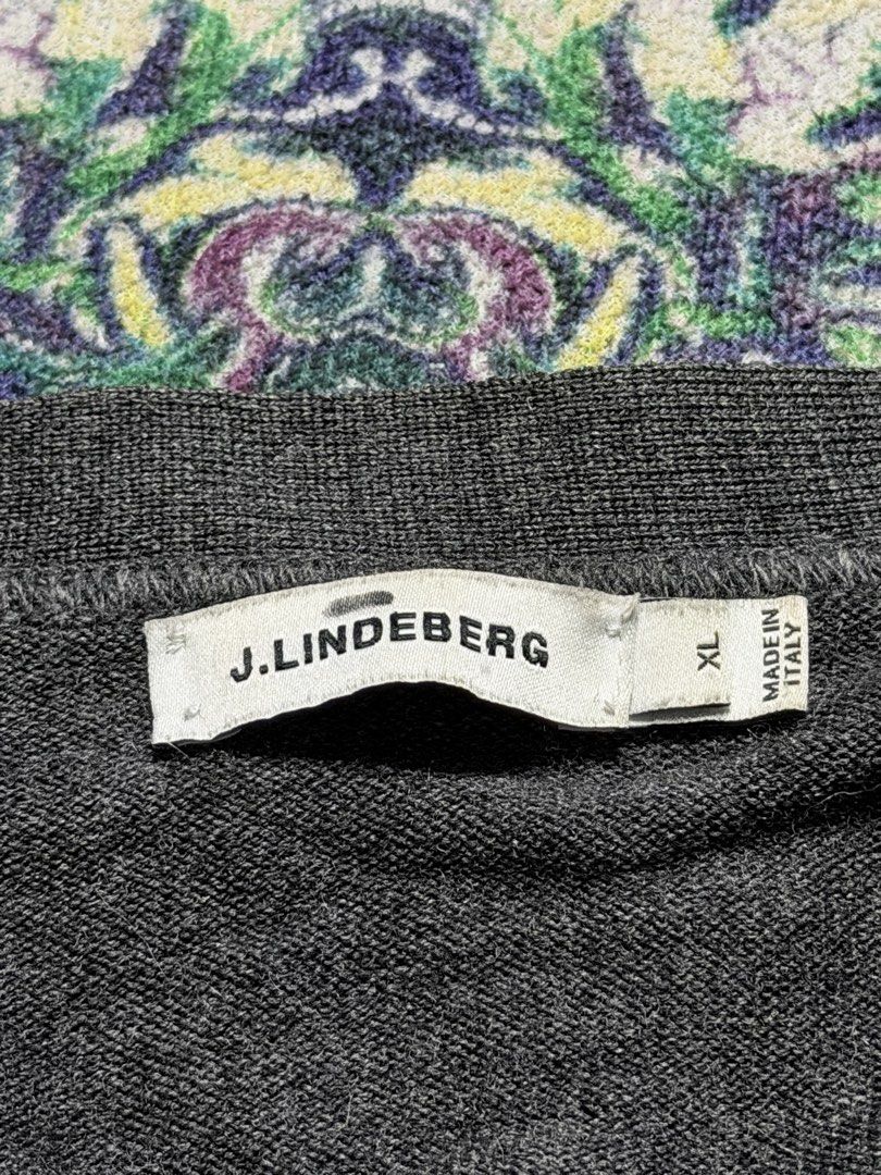 J. Lindeberg Merino Wool Cardigan (Category: Coats, Jackets and Outerwear) located in Valenzuela. Submitted by telagram (Listing ID 1469209623, Image 3). Description: .