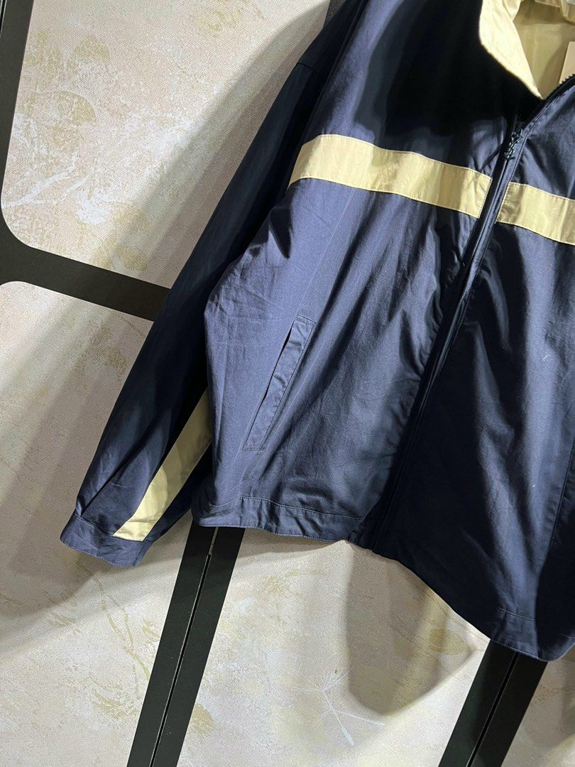 Jacket cugg7 (Category: Coats, Jackets and Outerwear) located in Singapore. Submitted by yejasmine (Listing ID 1469336385, Image 6). Description: .