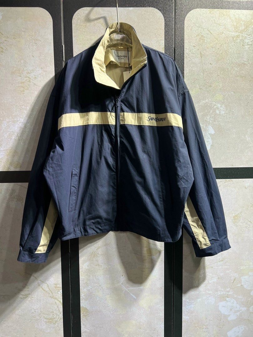 Jacket cugg7 (Category: Coats, Jackets and Outerwear) located in Singapore. Submitted by yejasmine (Listing ID 1469336385, Image 2). Description: .