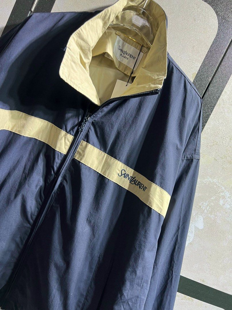 Jacket cugg7 (Category: Coats, Jackets and Outerwear) located in Singapore. Submitted by yejasmine (Listing ID 1469336385, Image 10). Description: .