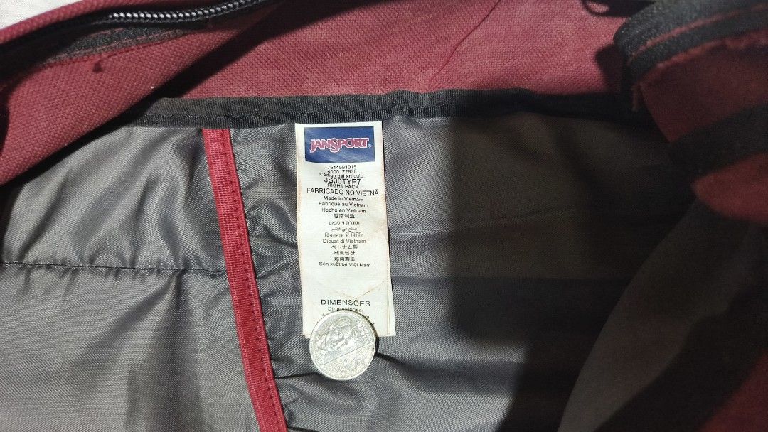 JANSPORT BACKPACK (Category: Backpacks) located in Manila. Submitted by reytambuco24 (Listing ID 1469278811, Image 3). Description: Original Jansport brand Spacious main compartment Front zip pocket Adjustable shoulder straps Sturdy top handle Suede-like bottom panel SIZE (Approx.) Height: ~18–20 in (46–51 cm) Width: ~12–14 in (30–36 cm) Depth: ~5–7 in (13–18 cm) CONDITION Pre-owned, in good condition. Some signs of use (normal wear on the bottom