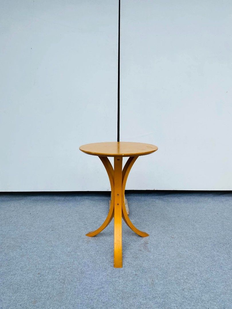 "JAPAN SURPLUS" MODERN SIDE TABLE / SMALL COFFEE TABLE (Category: Tables & Sets) located in Manila. Submitted by shawii_ (Listing ID 1469185344, Image 2). Description: "JAPAN SURPLUS" MODERN SIDE TABLE / SMALL COFFEE TABLE SIZE: 16D" x 21H" inches (AS-IS ITEM) IN GOOD CONDITION.