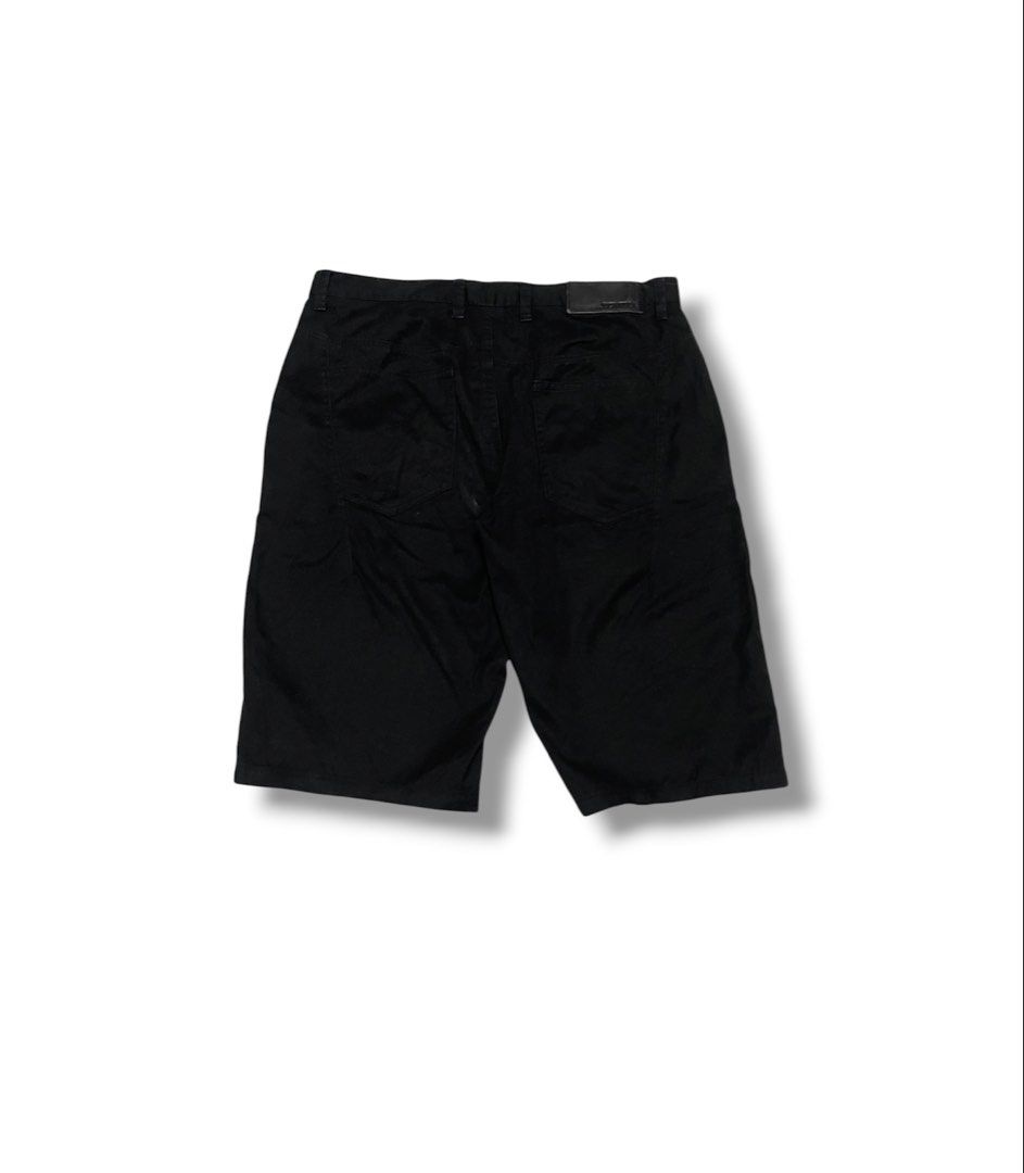 Jay Walk Chino Shorts (Category: Shorts) located in Bulacan. Submitted by sanjisthrift (Listing ID 1469316608, Image 1). Description: Width 30 Length 21 Opening 8.5 Very Good Condition 9/10.